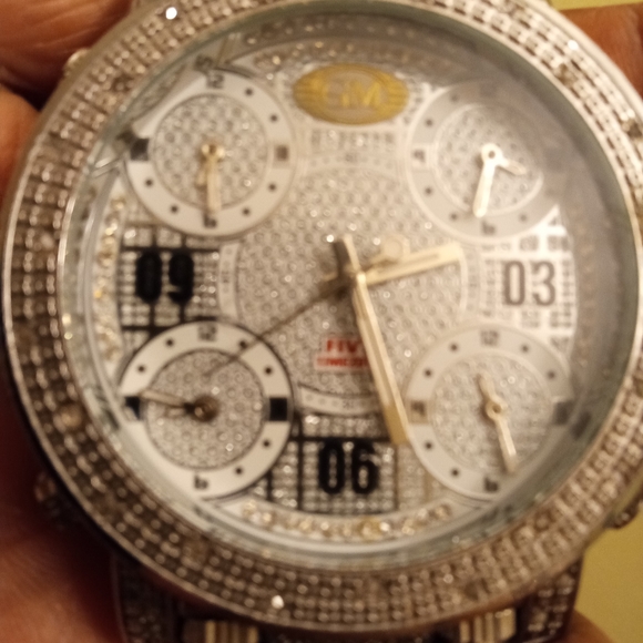 Watch - Picture 3 of 3